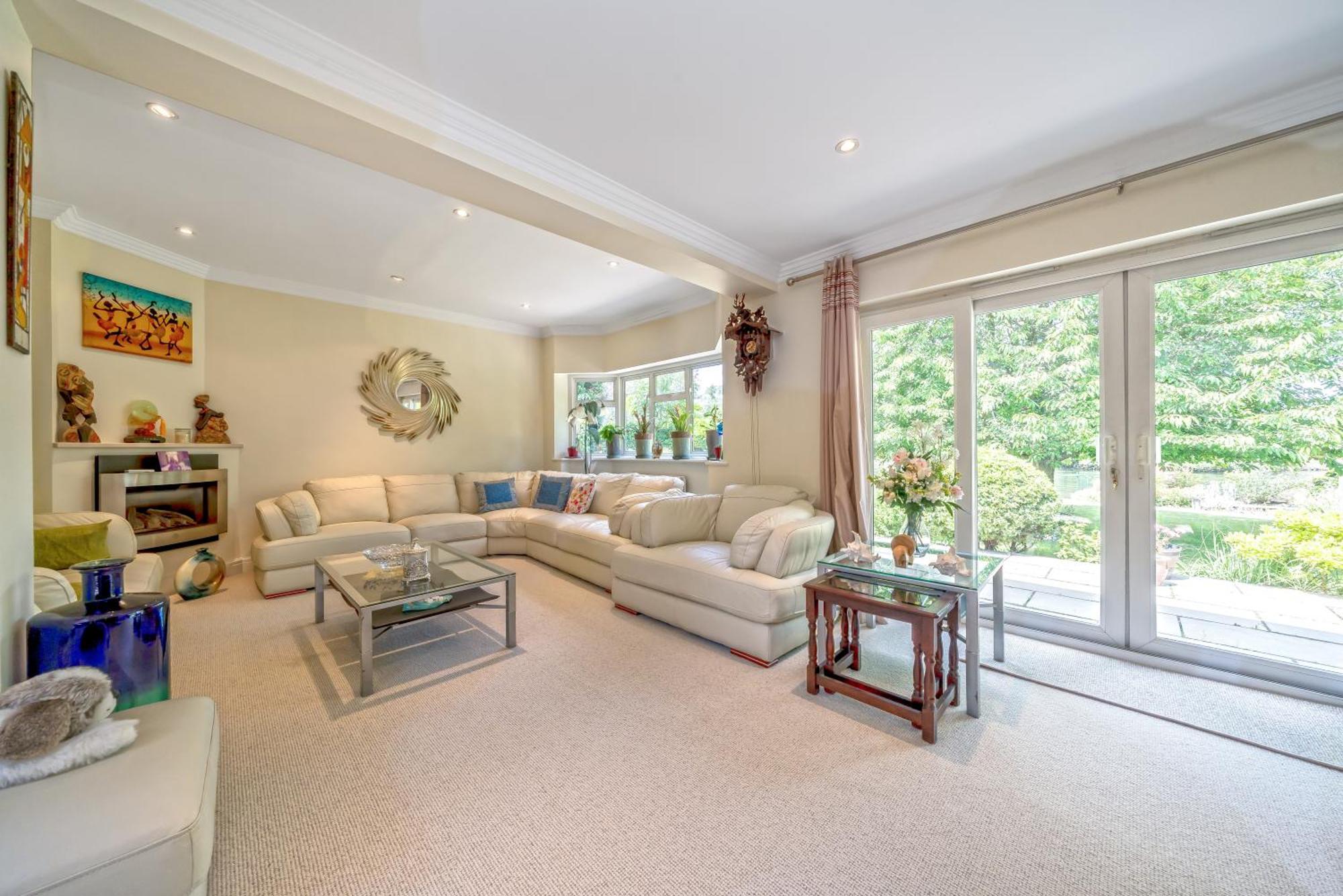 Serene Spacious Room Стейнс Экстерьер фото